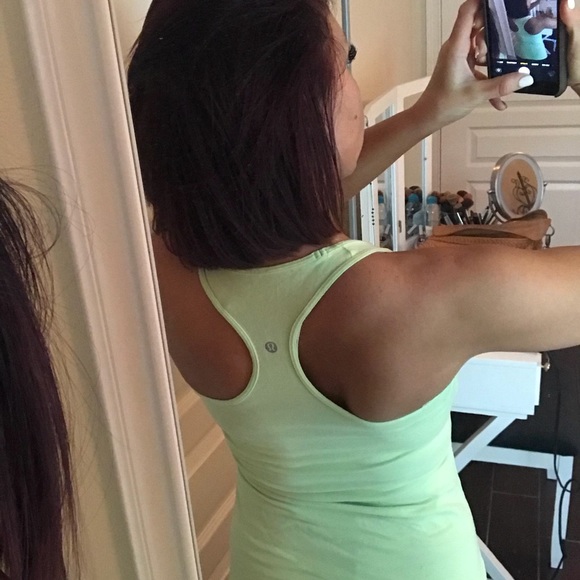 Lululemon razorback sz 8 - Picture 2 of 2